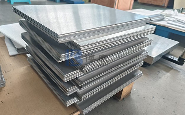 Tại sao tấm titan cấp 2 là vật liệu ưa thích cho khả năng chống ăn mòn của thiết bị hóa học?