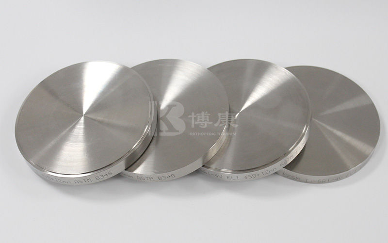 Làm thế nào để tăng cường liên kết giữa các tấm titan nha khoa và xương thông qua công nghệ xử lý bề mặt?