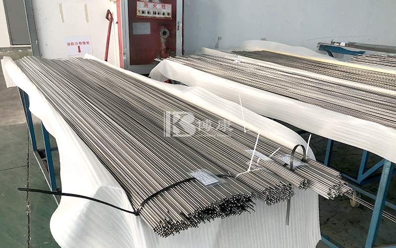 Ứng dụng mang tính cách mạng của các thanh titan thuần túy trong sản xuất máy bay: Nó có thể mang lại sự chuyển đổi màu xanh lá cây của ngành hàng không không?