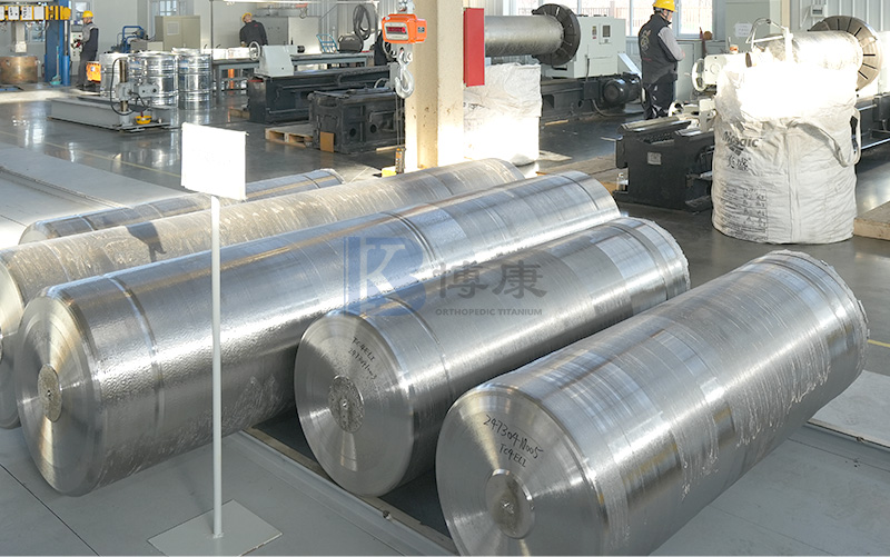 Làm thế nào để làm lại vòng cung chân không tạo ra độ tinh khiết cuối cùng của các thỏi titan?